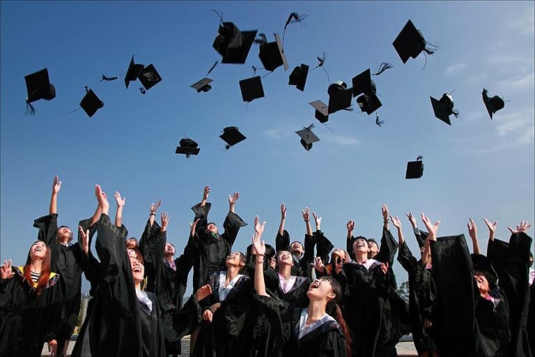 Seniors Know a Thing or Two About High School