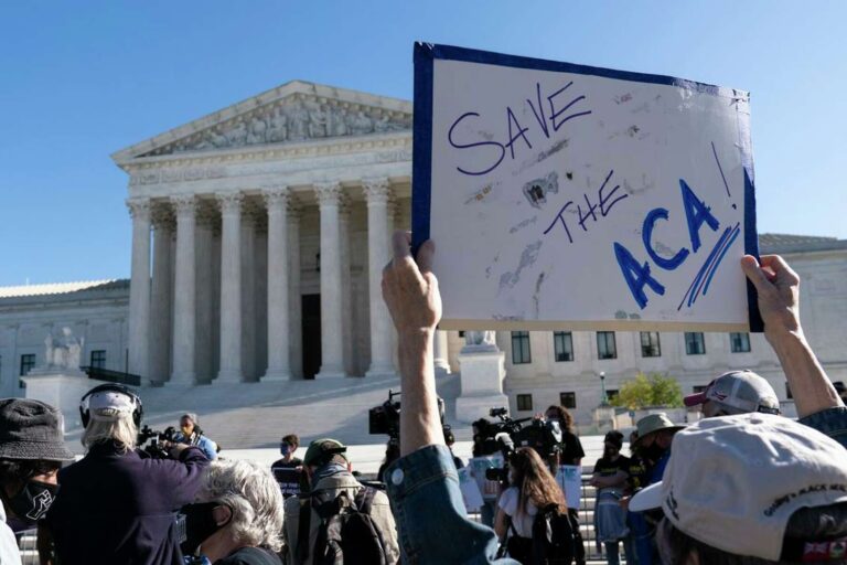 Texas Court Sides Against Obamacare, HIV Victims